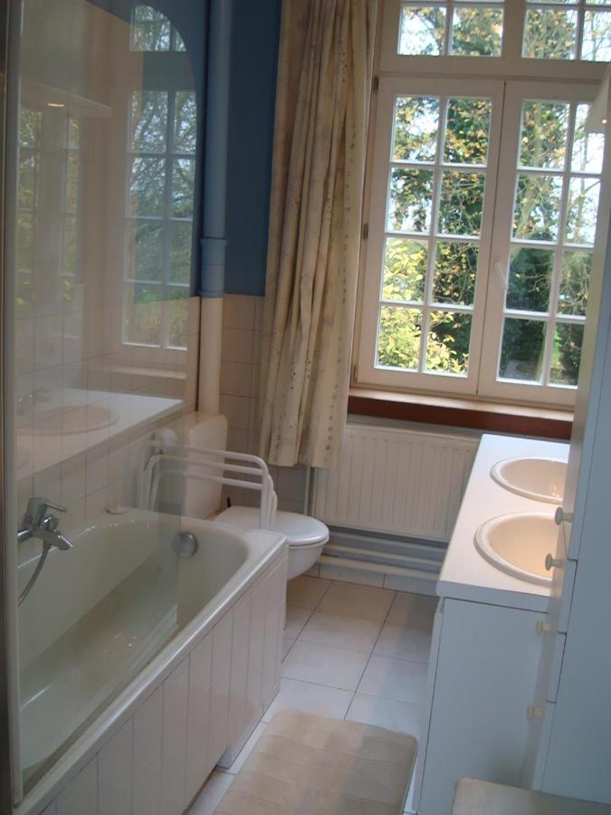 B&B Chateau Bagatelle Frasnes-lez-Anvaing Quarto foto